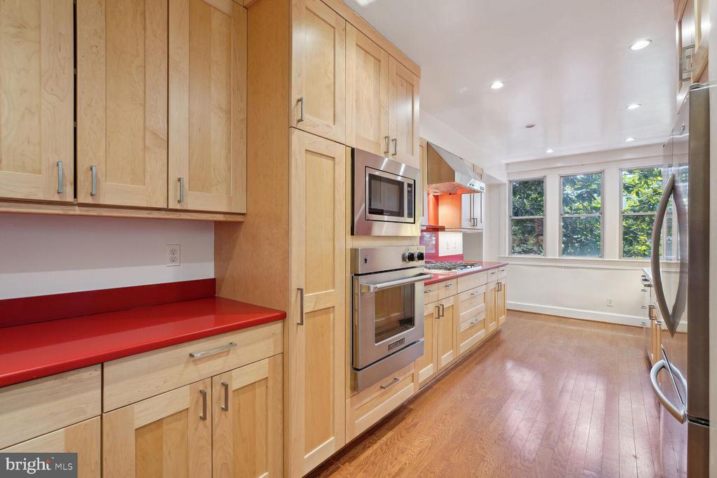 4000 Cathedral Ave NW #344-345b