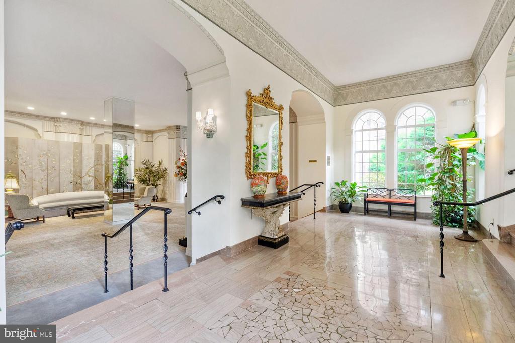 4000 Cathedral Ave NW #344-345b