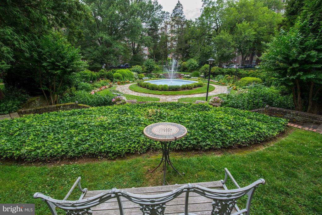 4000 Cathedral Ave NW #344-345b
