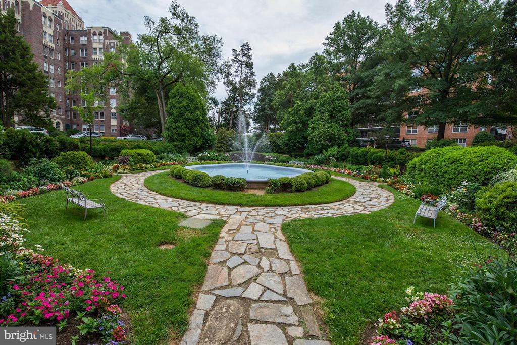 4000 Cathedral Ave NW #344-345b