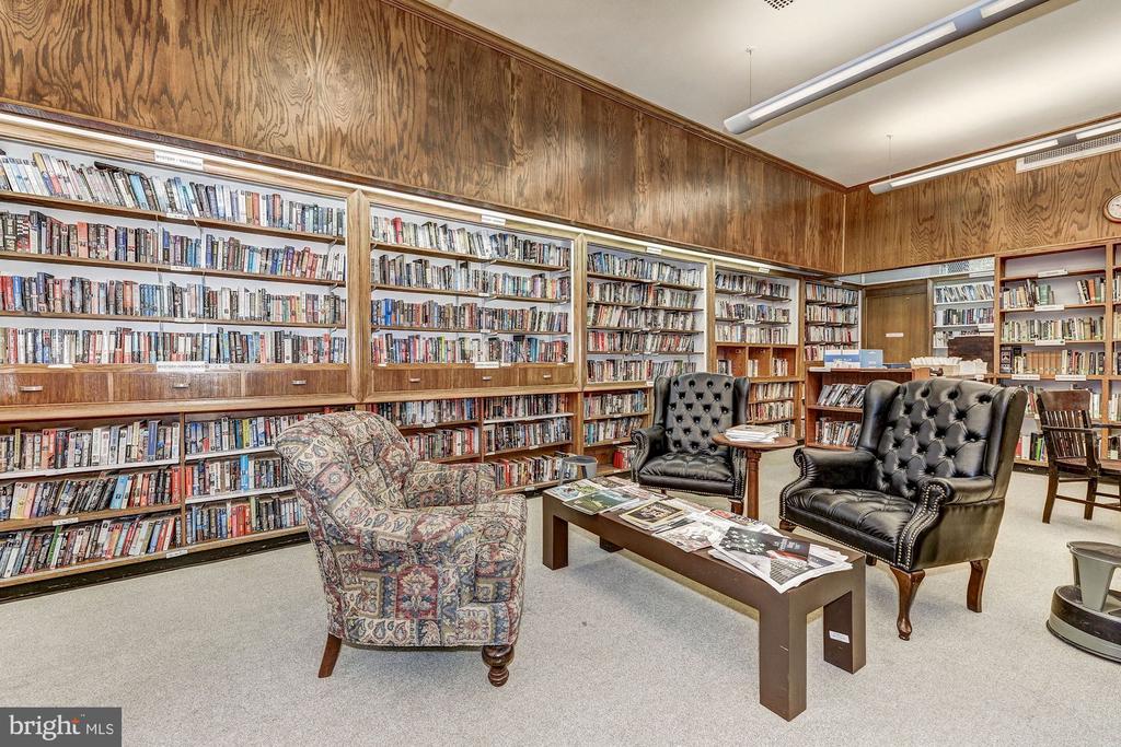 4000 Cathedral Ave NW #344-345b