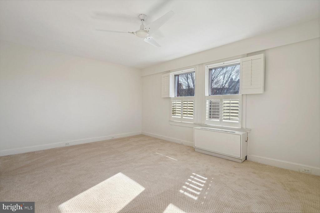 4000 Cathedral Ave NW #344-345b