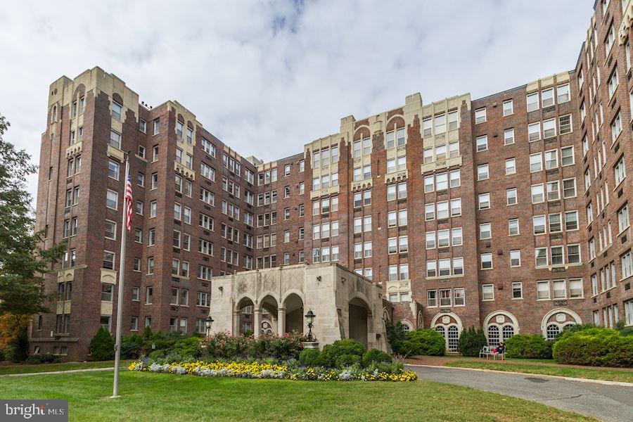 4000 Cathedral Ave NW #344-345b