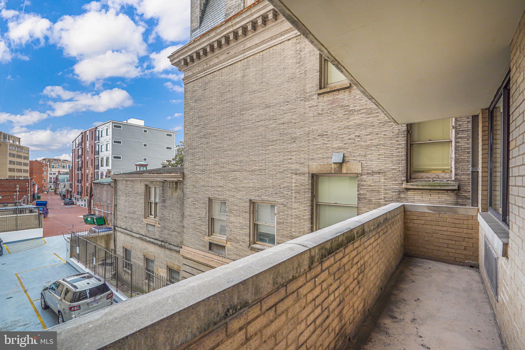 1325 18th St NW #301
