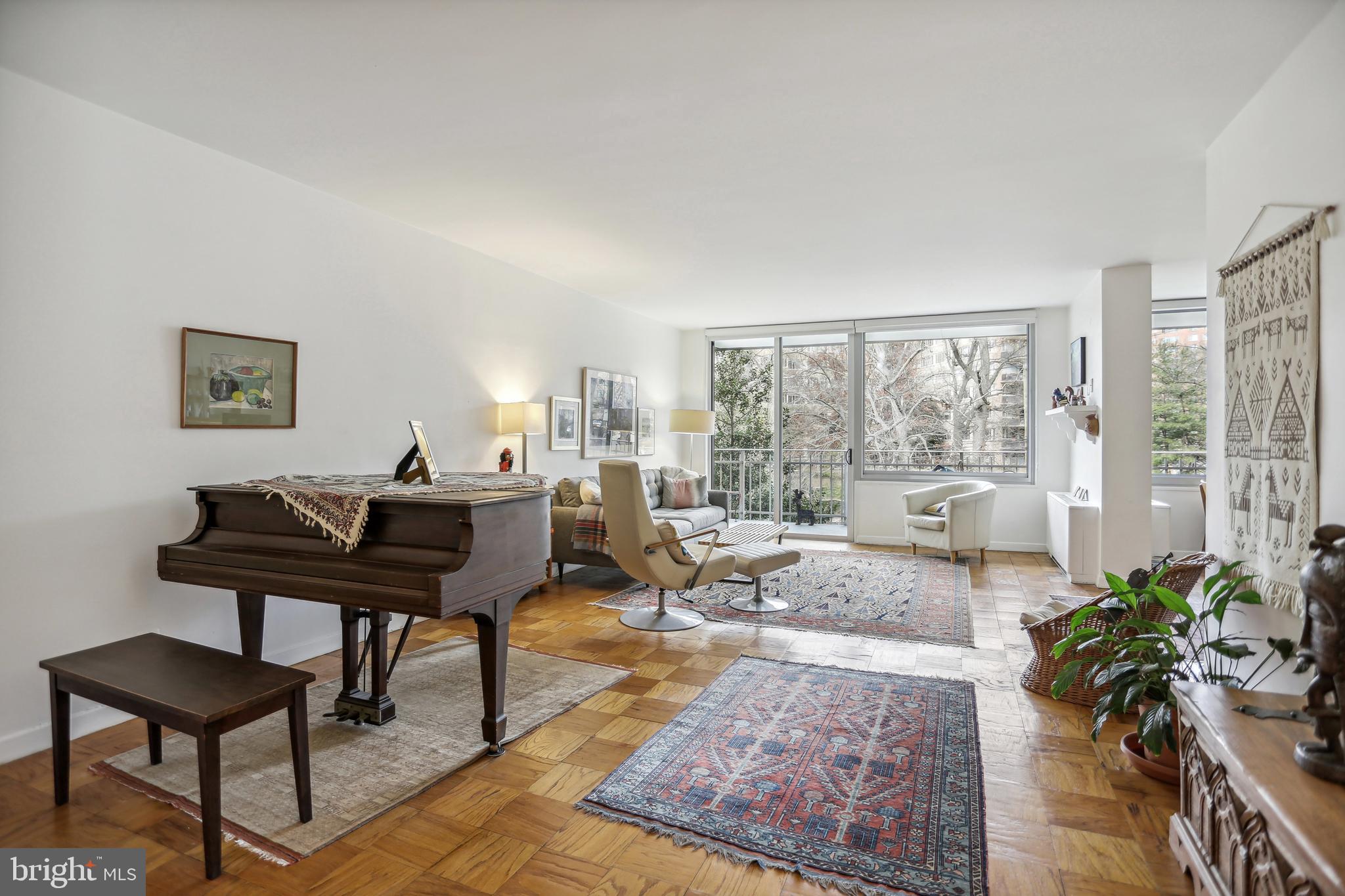 4100 Cathedral Ave NW #814