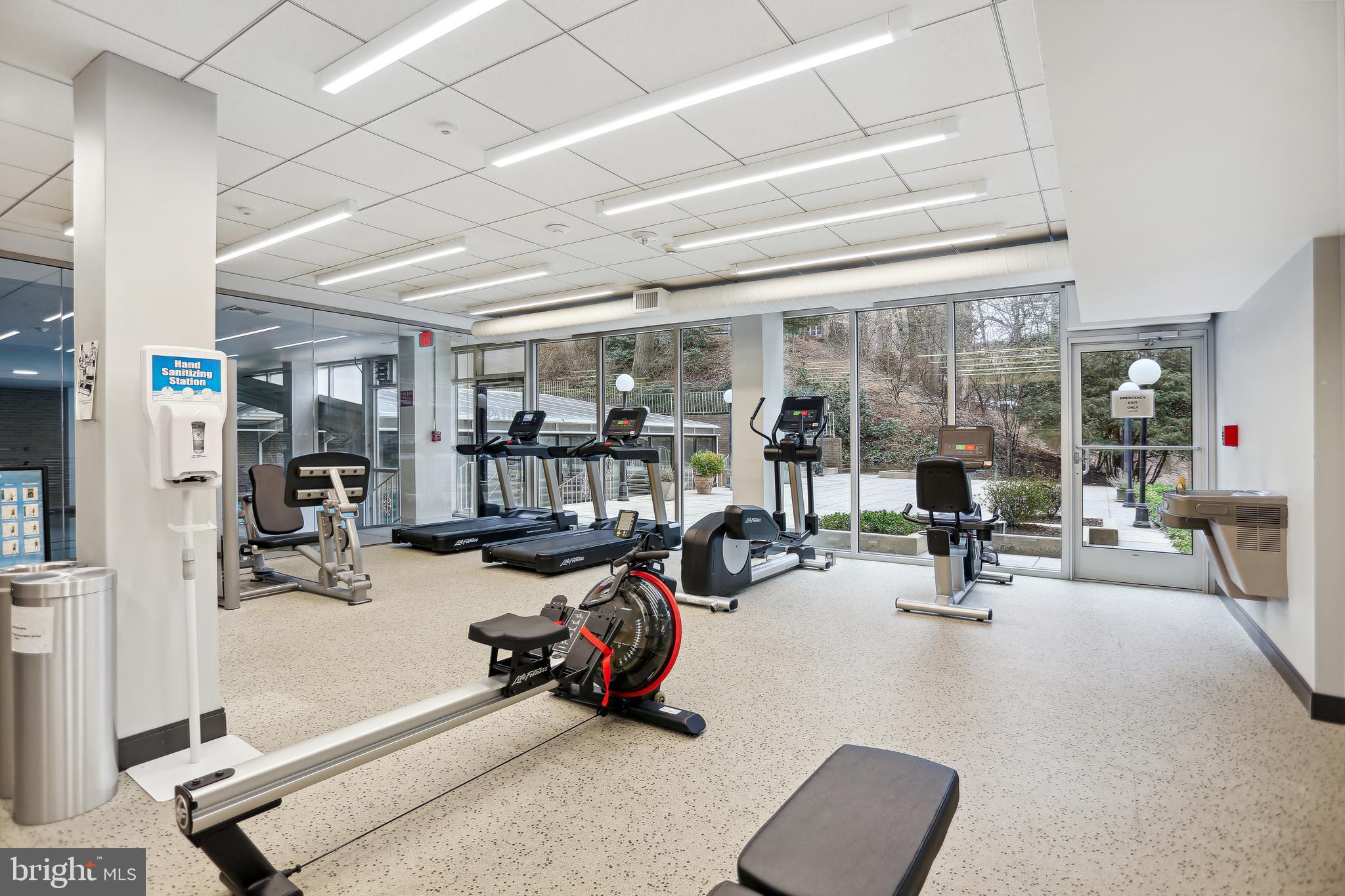 4100 Cathedral Ave NW #814