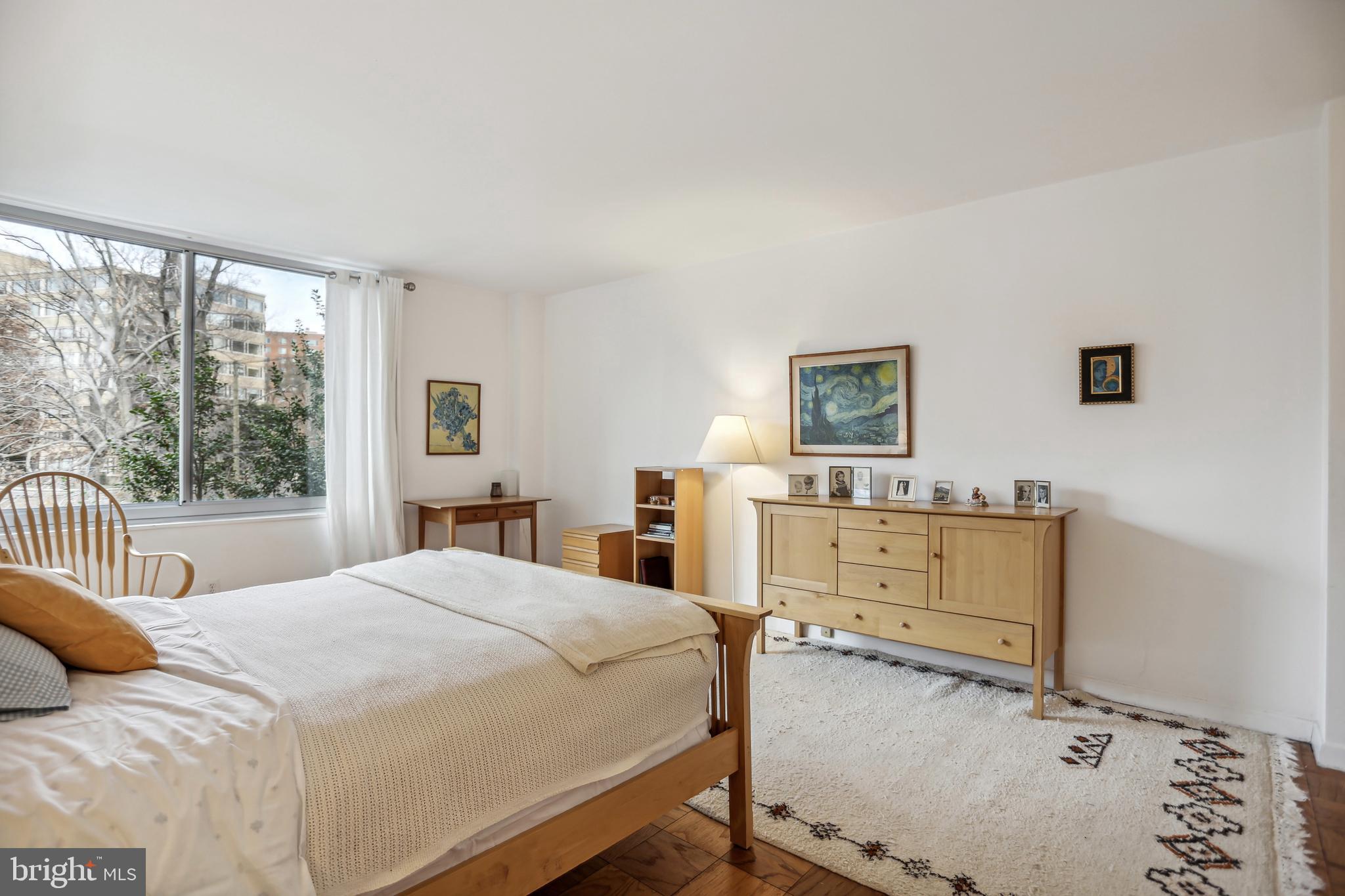 4100 Cathedral Ave NW #814