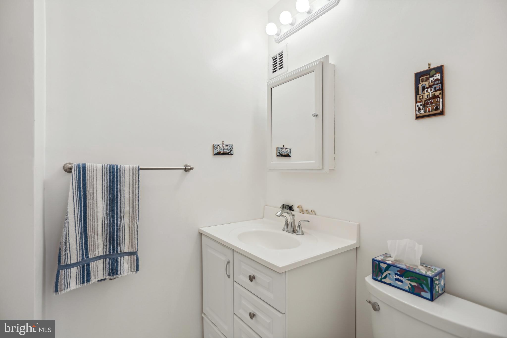 4100 Cathedral Ave NW #814