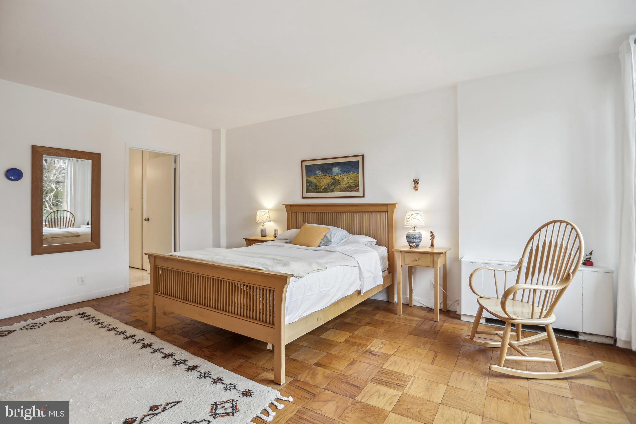 4100 Cathedral Ave NW #814