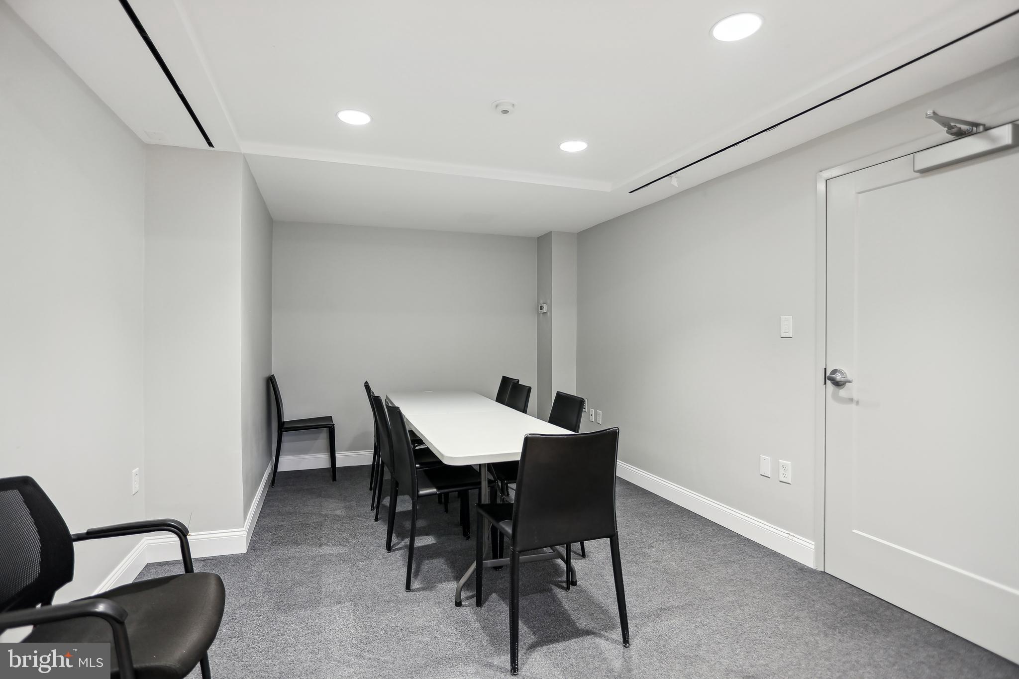 4100 Cathedral Ave NW #814