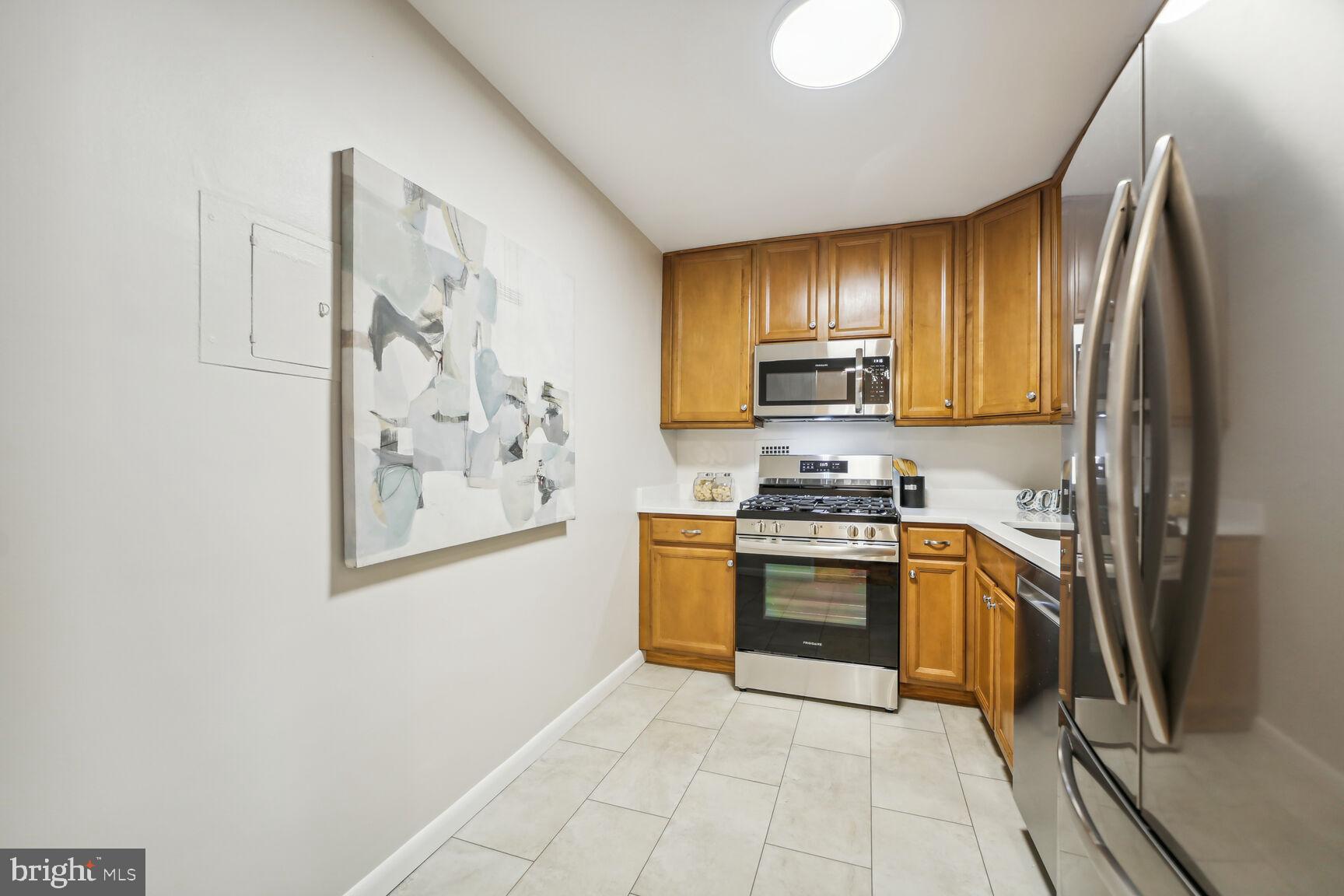2939 van Ness St NW #733
