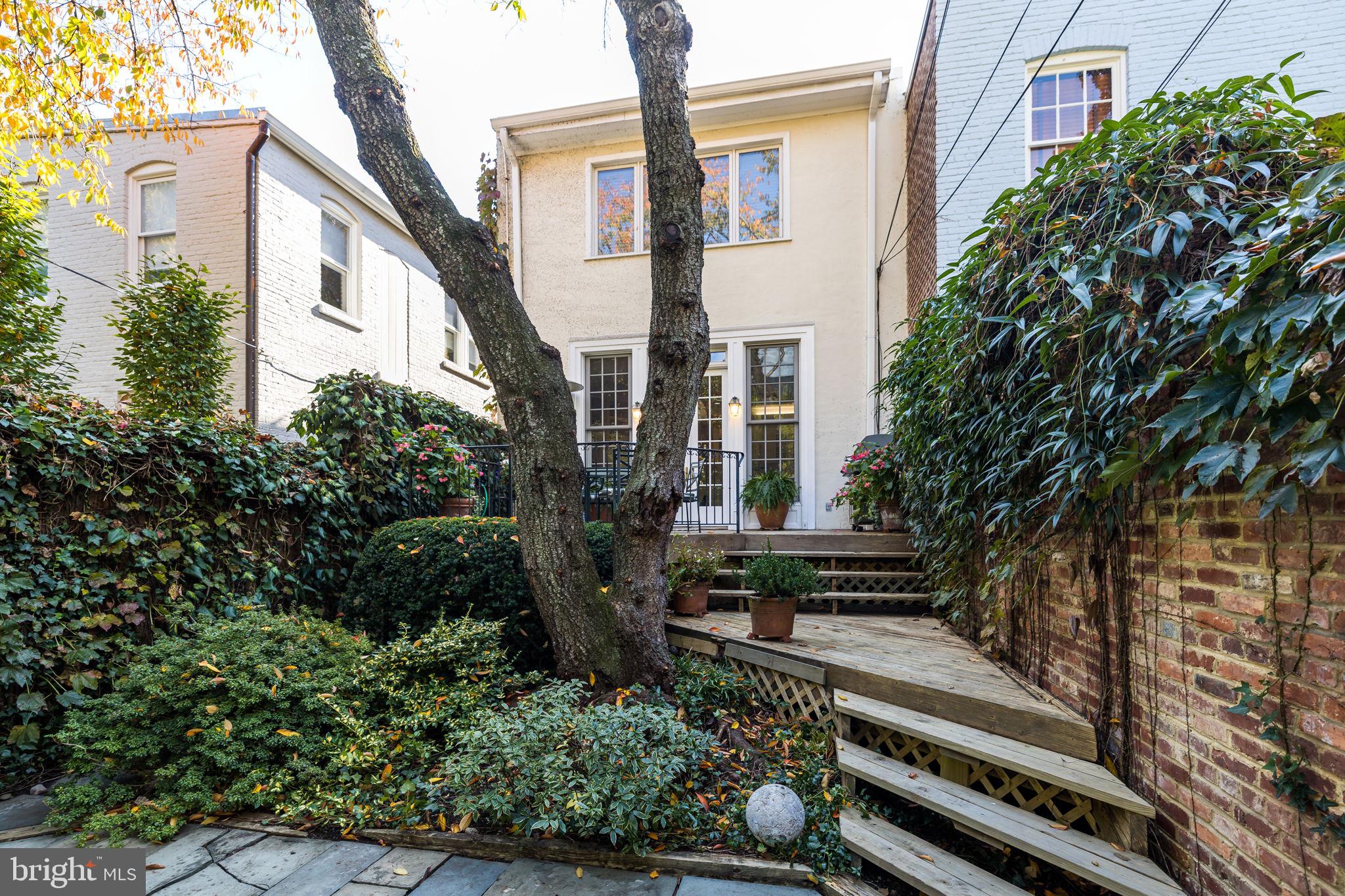 3031 O St NW