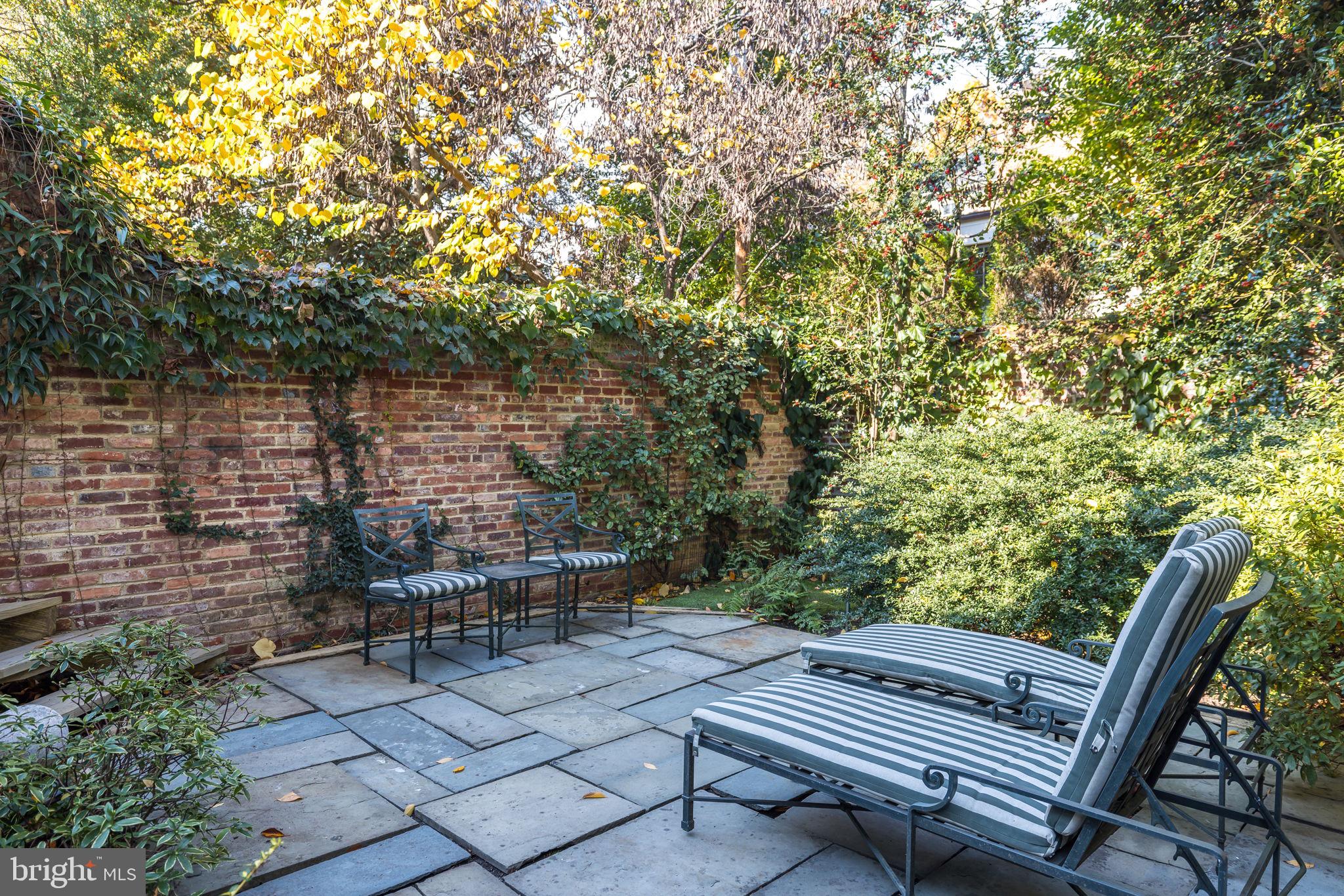 3031 O St NW