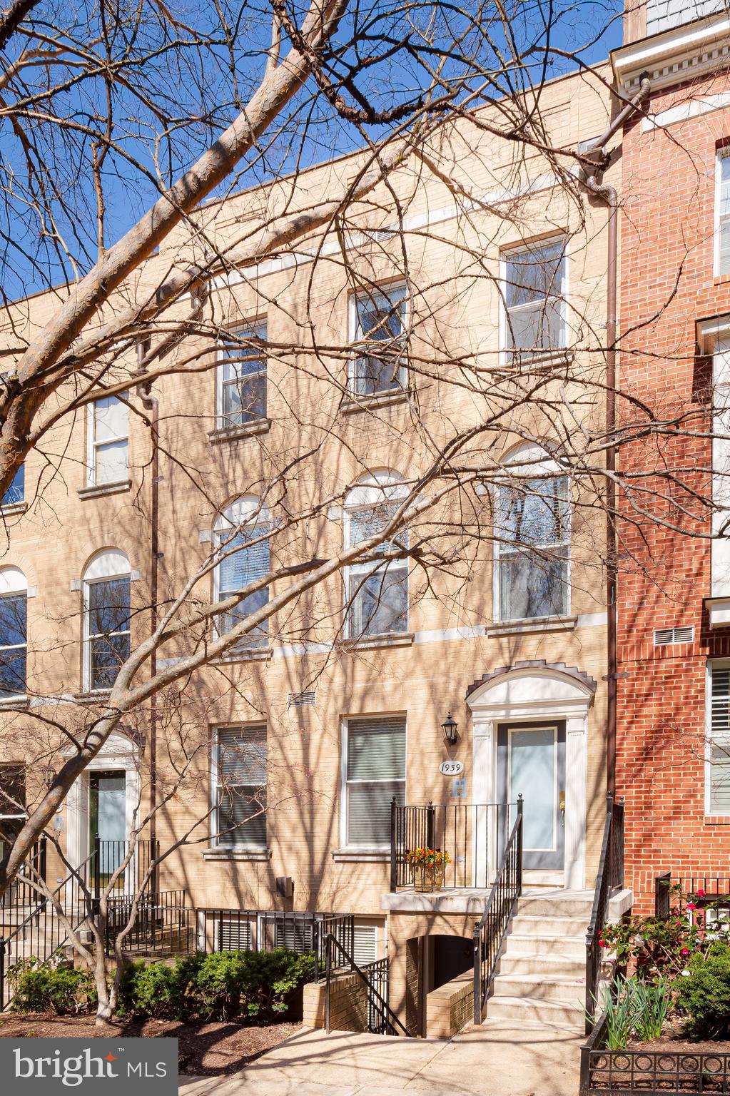 1939 Belmont Rd NW #1119