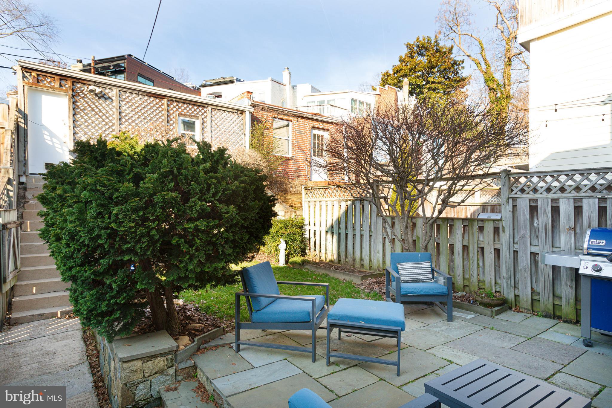 1919 Kenyon St NW