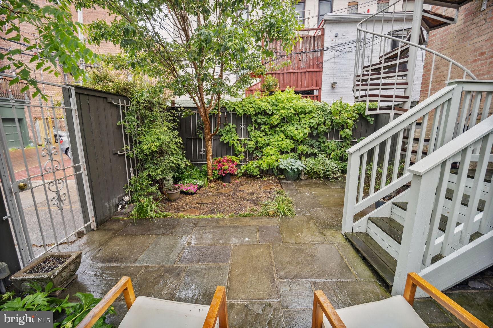 1849 Mintwood Pl NW