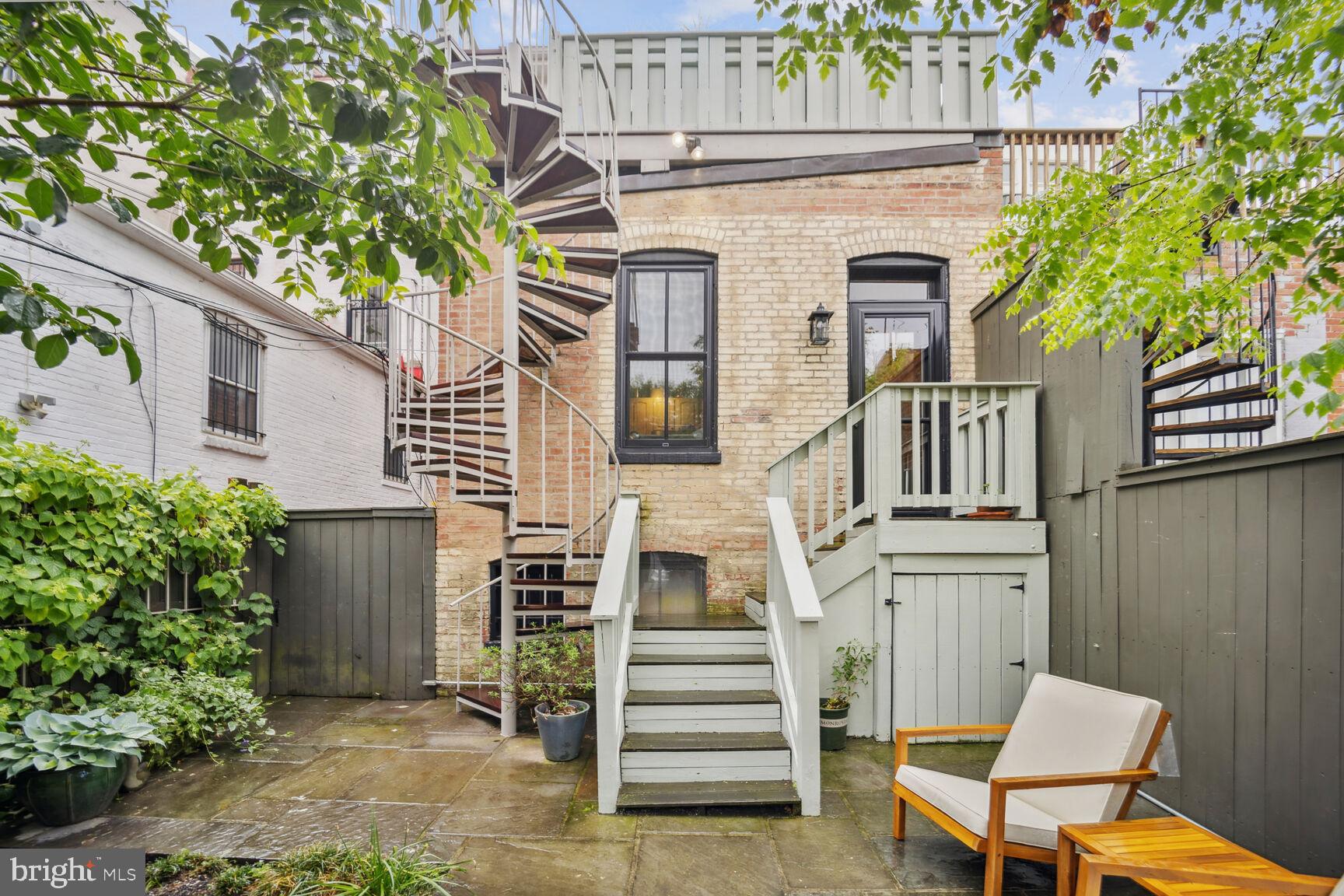 1849 Mintwood Pl NW