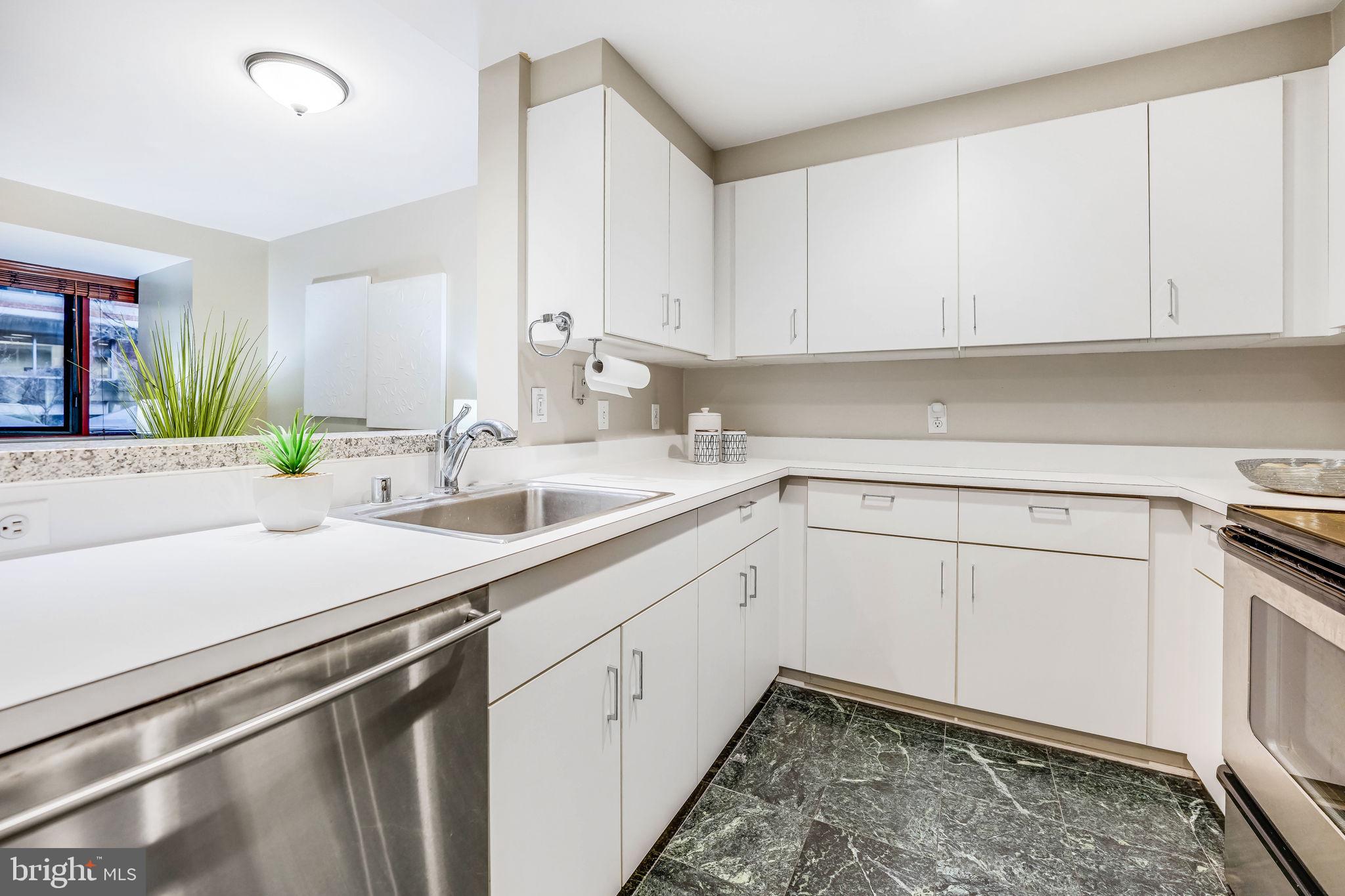 2301 N St NW #207