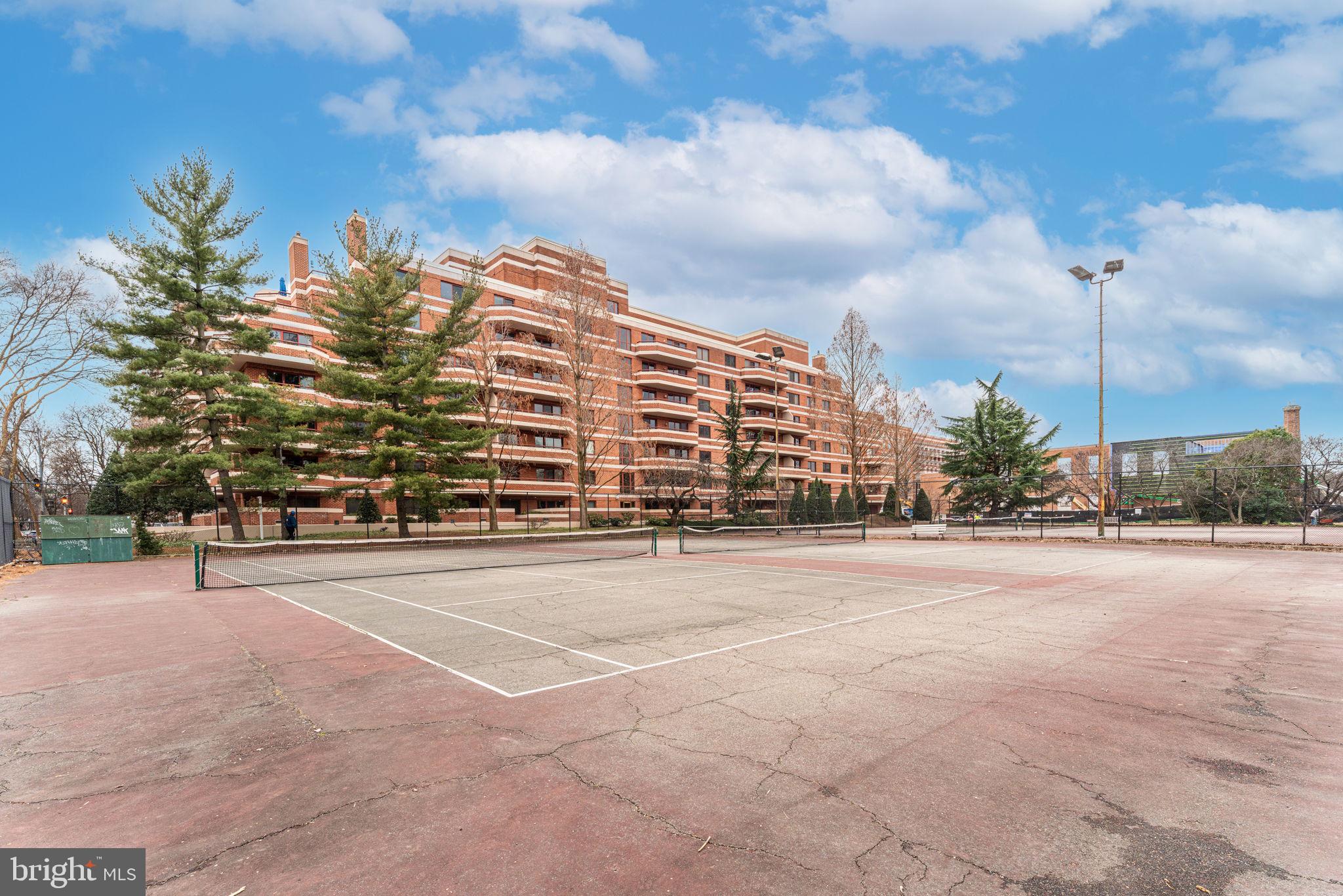 2301 N St NW #207