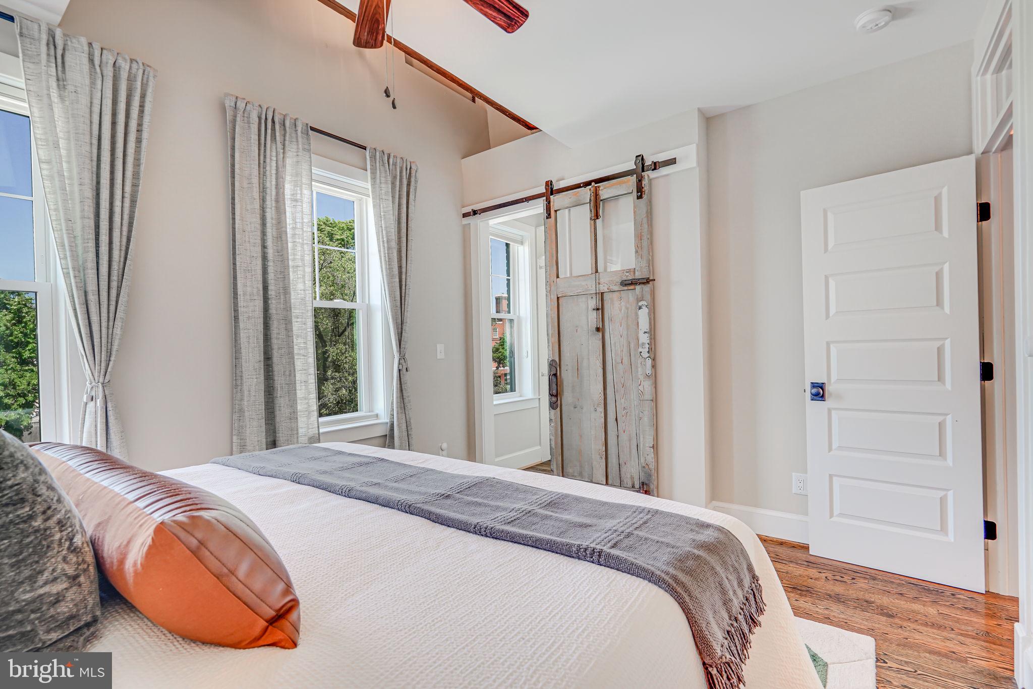 1603 E Capitol St SE