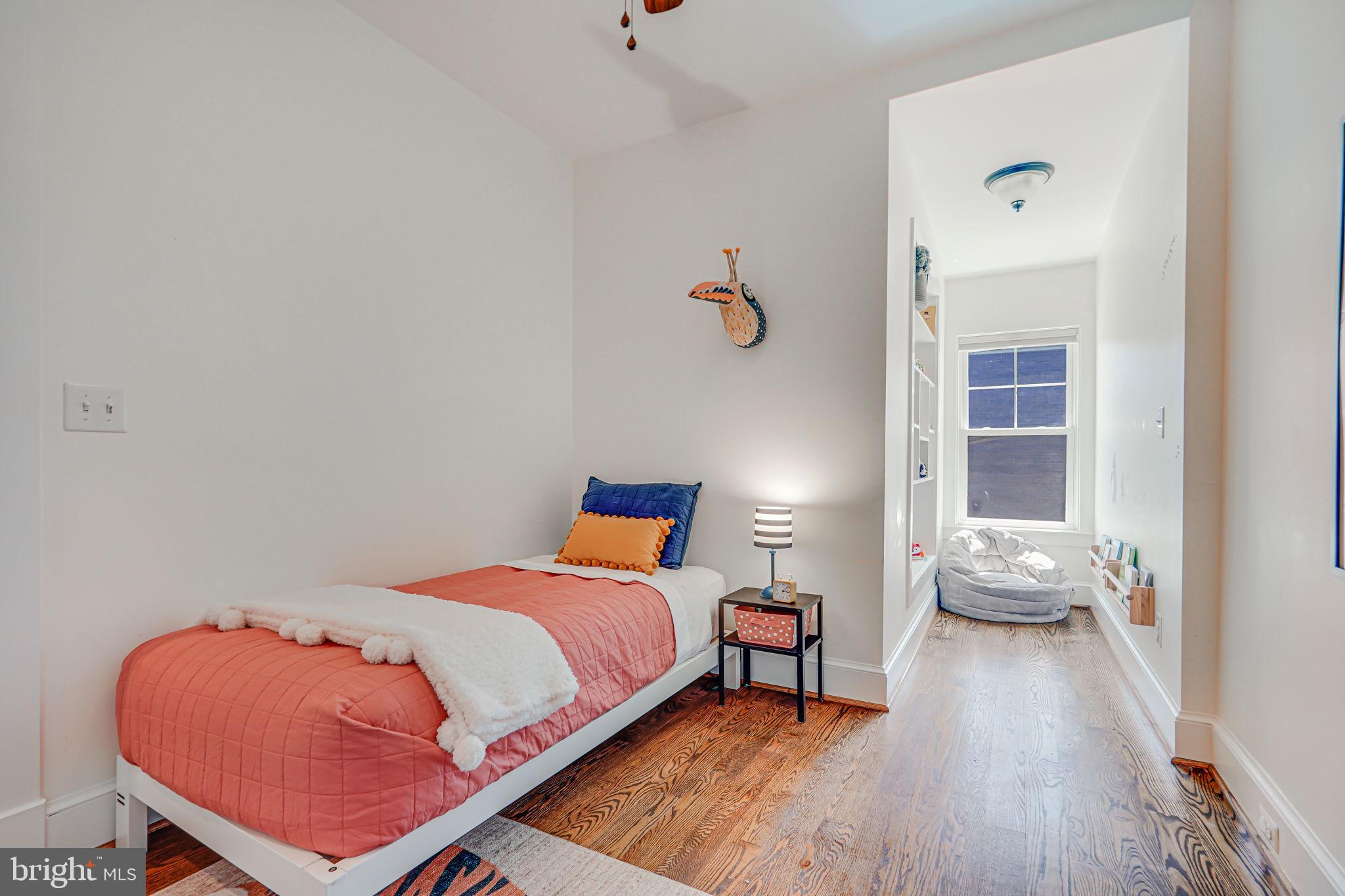 1603 E Capitol St SE