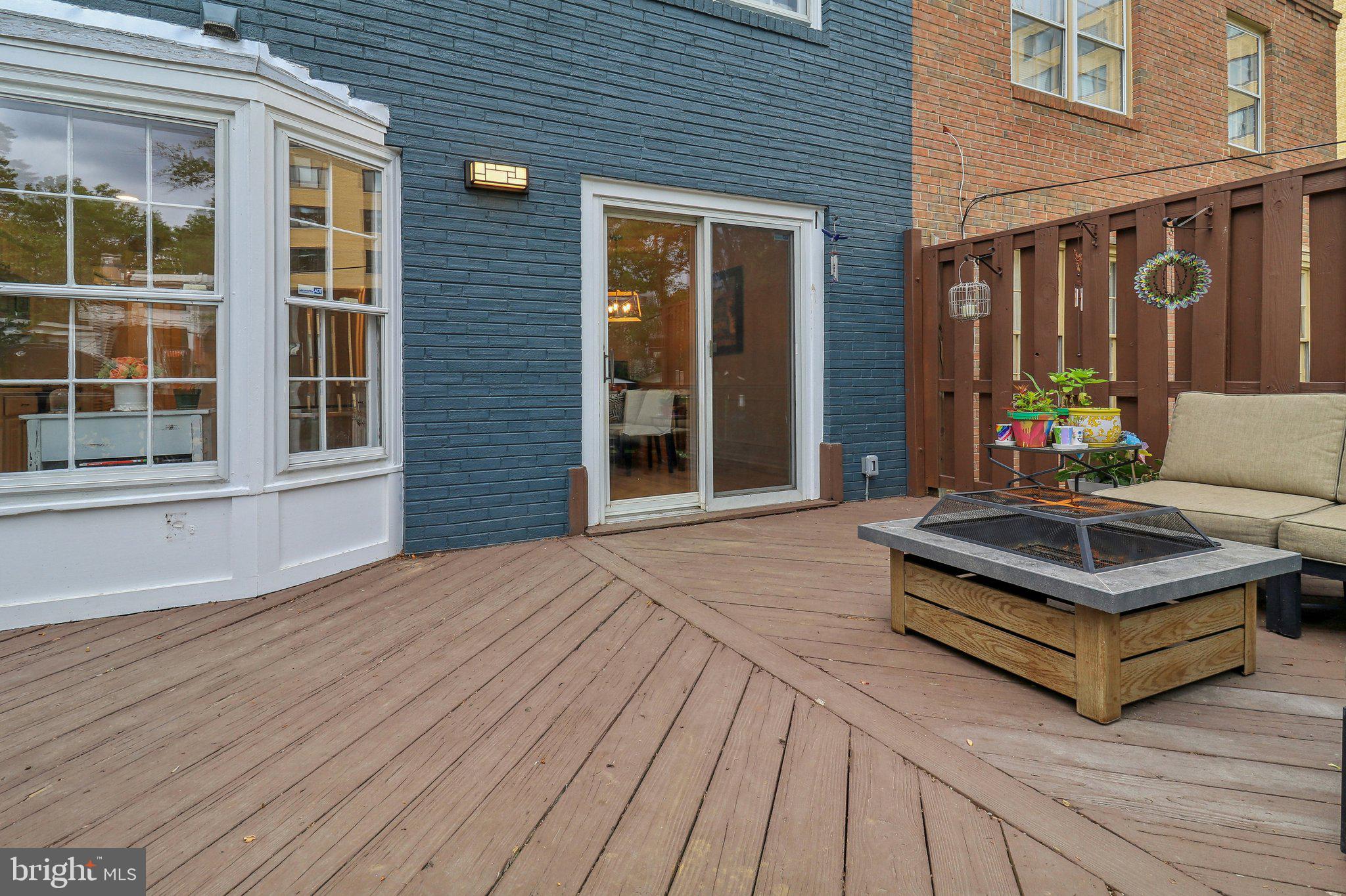 3806 Legation St NW