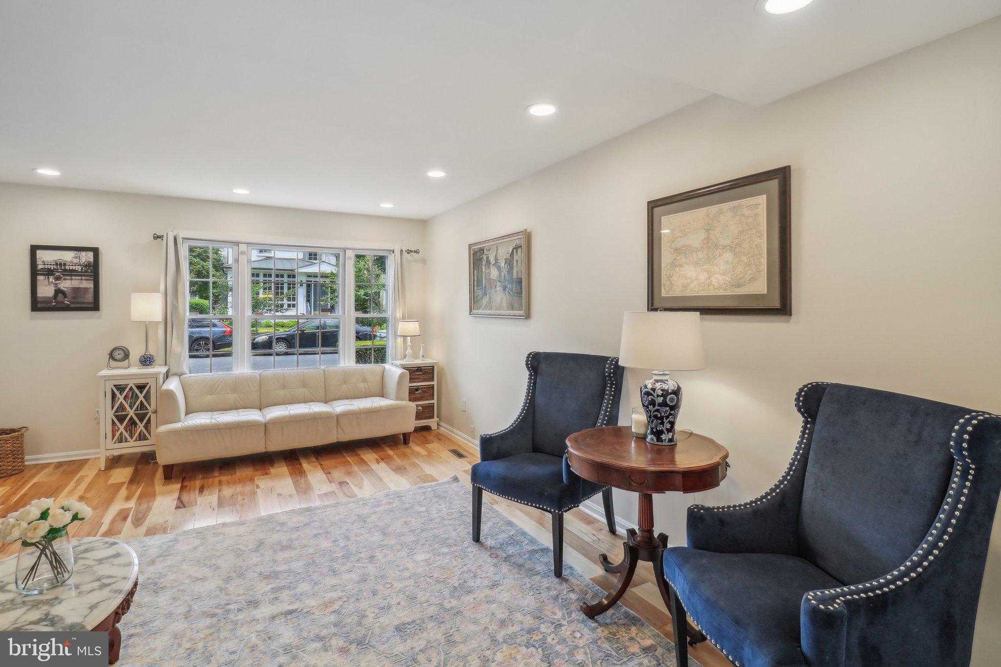 3806 Legation St NW