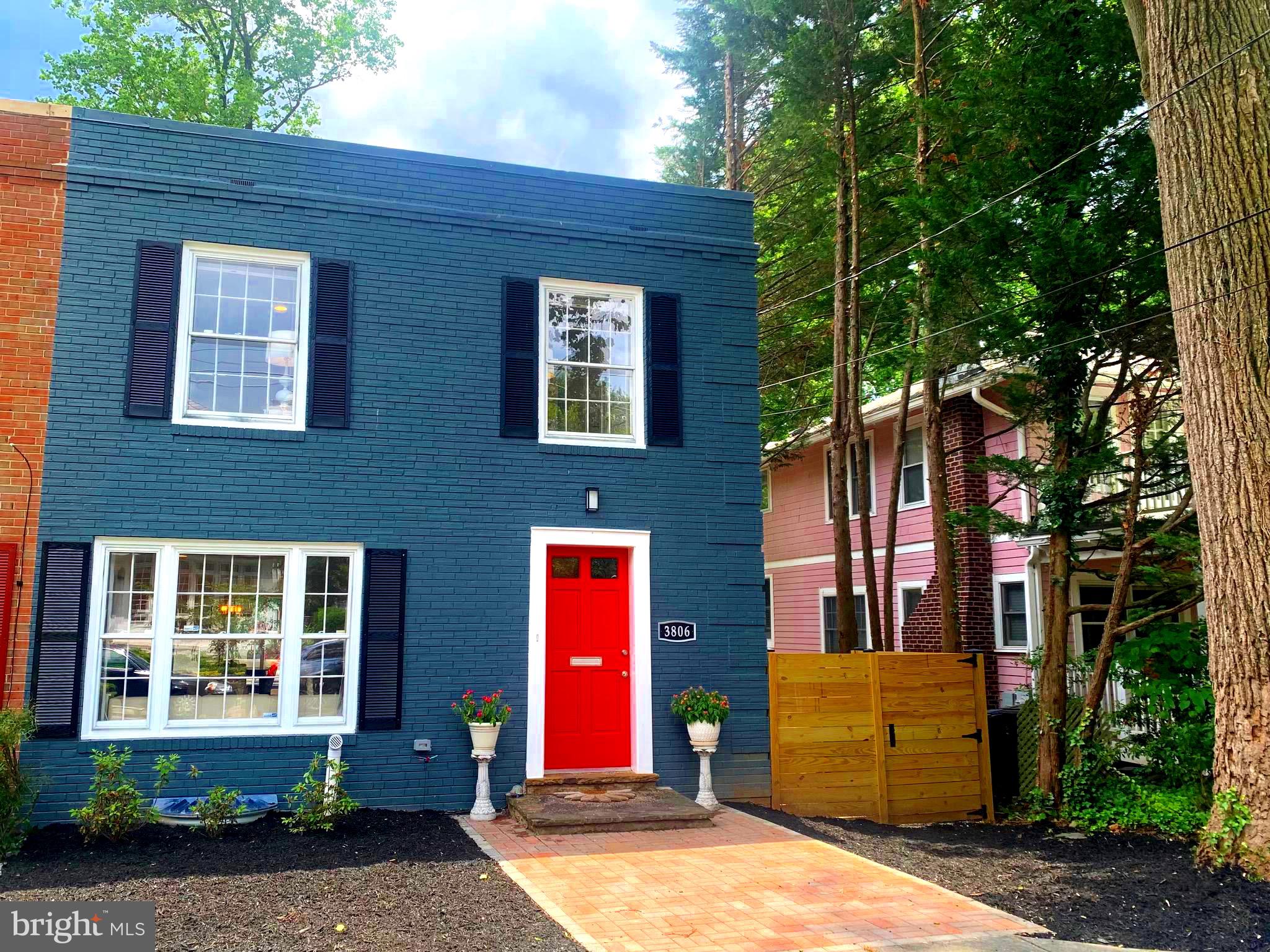 3806 Legation St NW