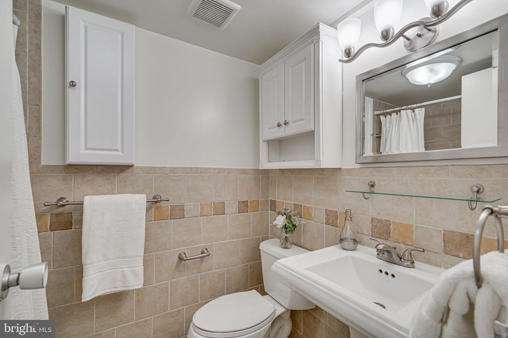 2401 H St NW #301
