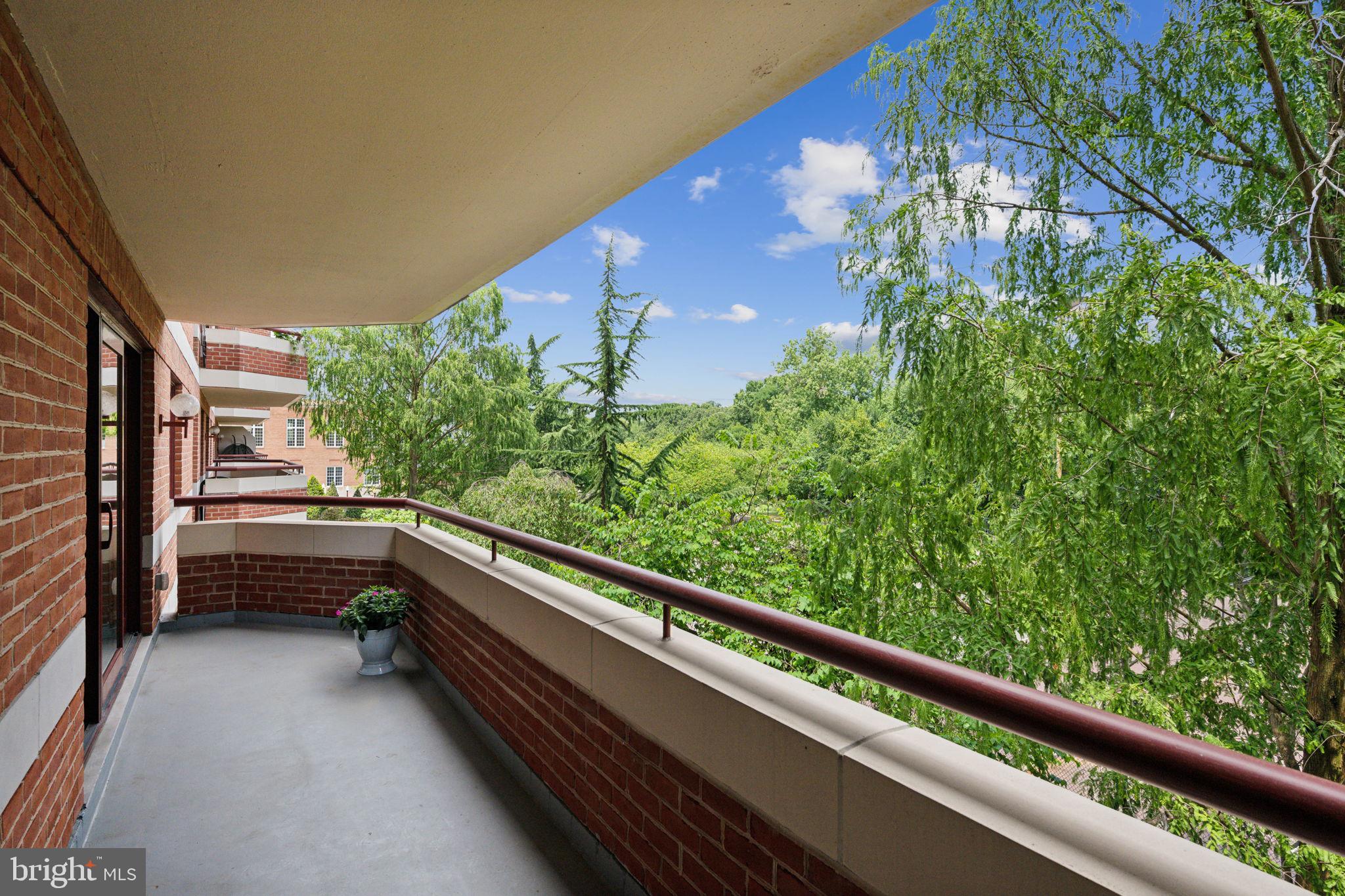 2301 N St NW #301