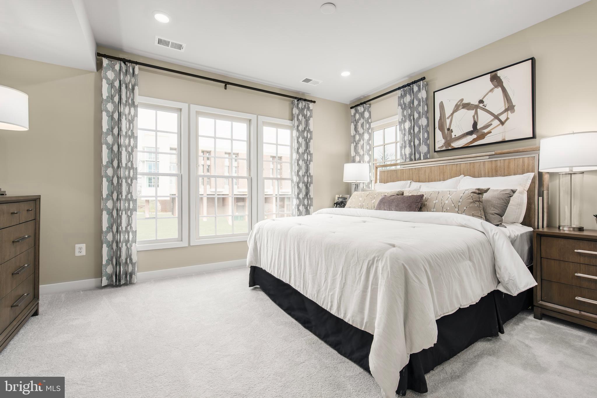 6834 General Davis NW