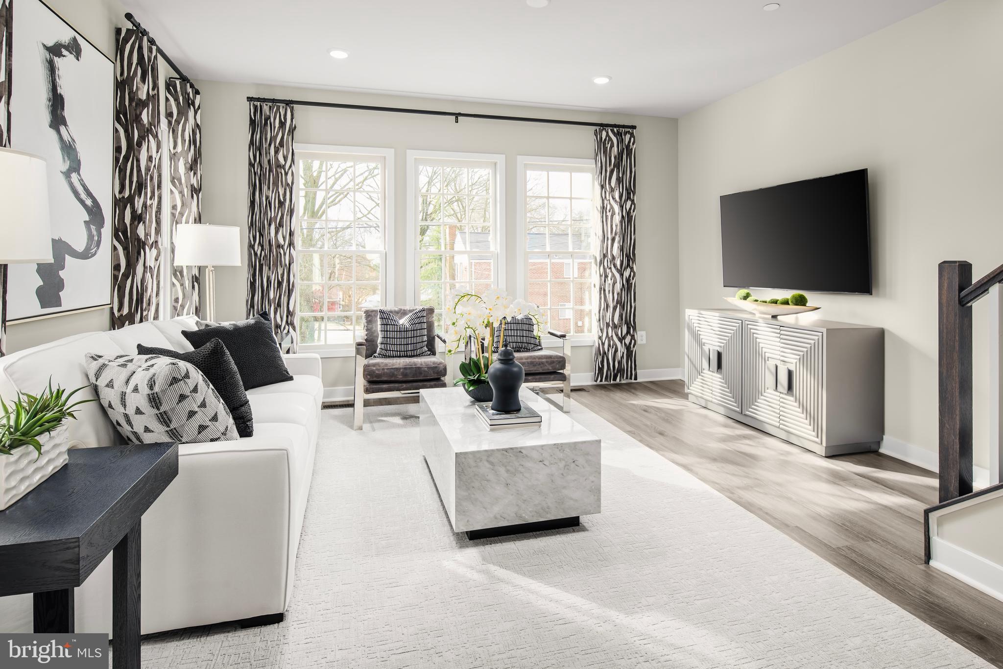 6834 General Davis NW