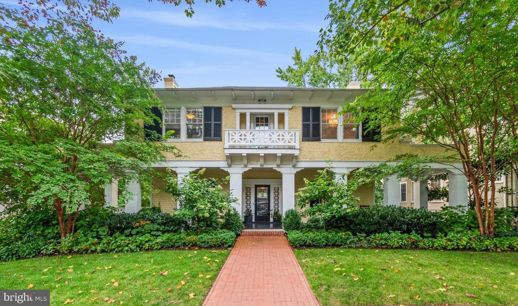 3432 Newark St NW