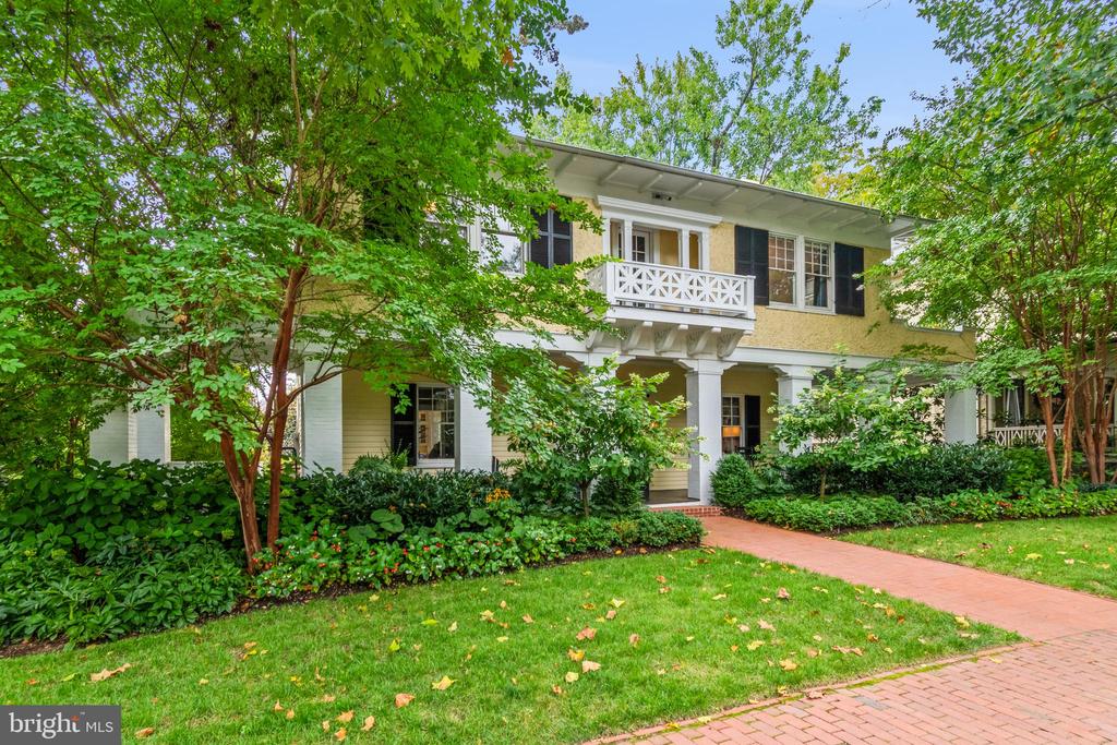 3432 Newark St NW