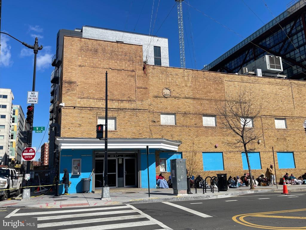 1905 9 1/2 St NW