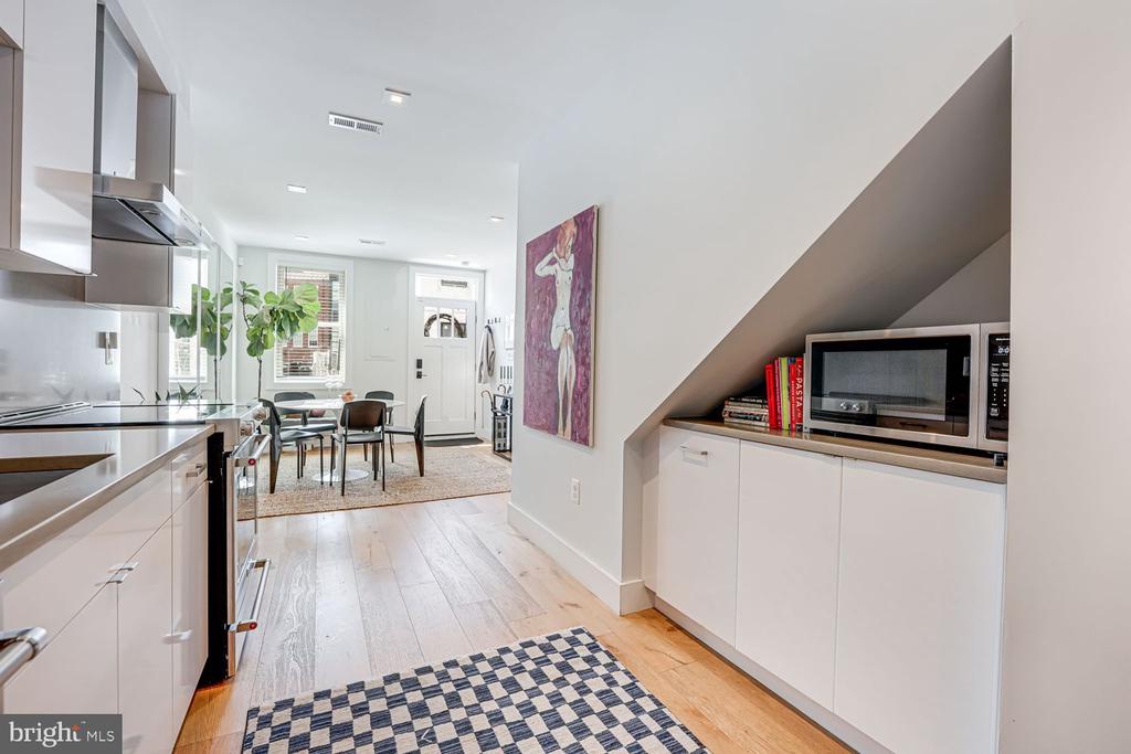 1905 9 1/2 St NW