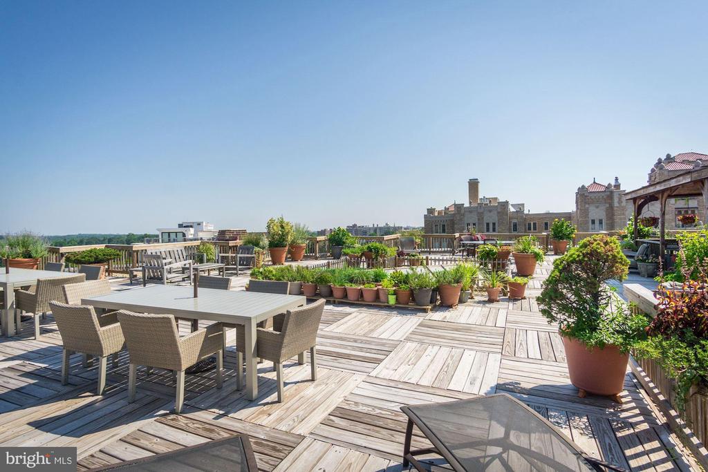 2126 Connecticut Ave NW #32