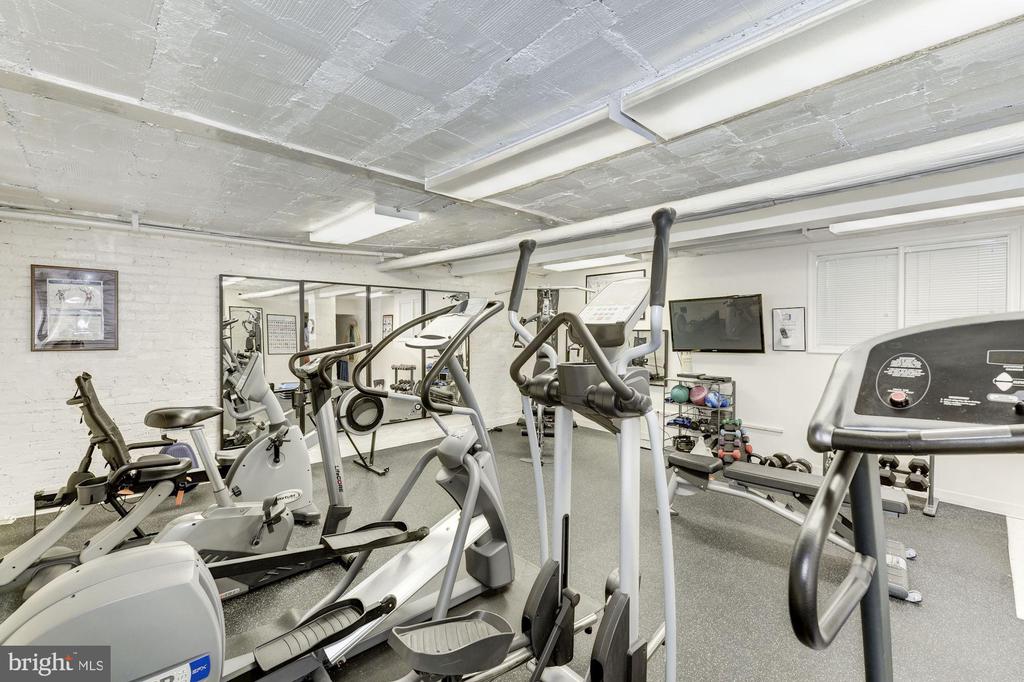 2126 Connecticut Ave NW #32