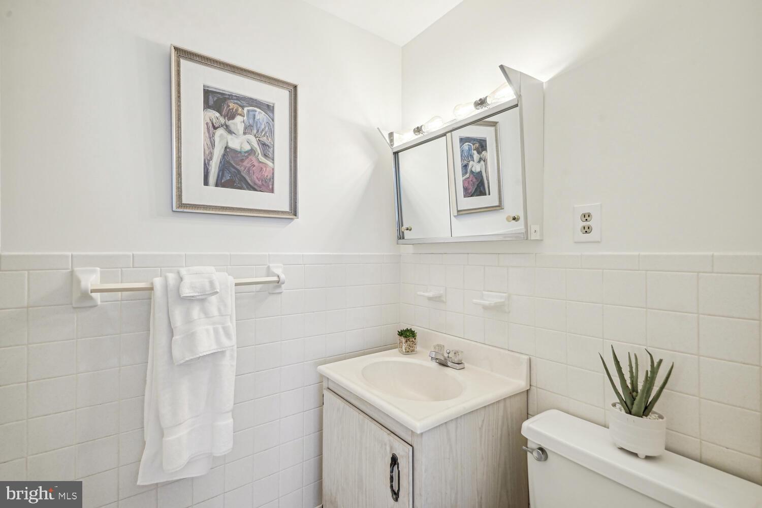 2126 Connecticut Ave NW #32
