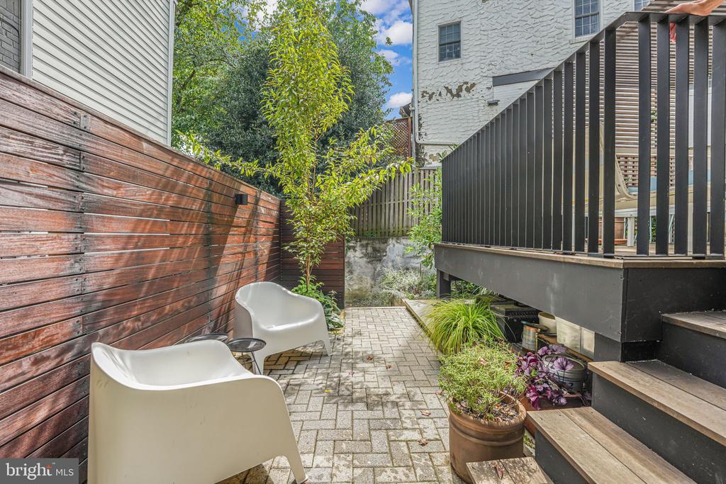 3046 Rodman St NW