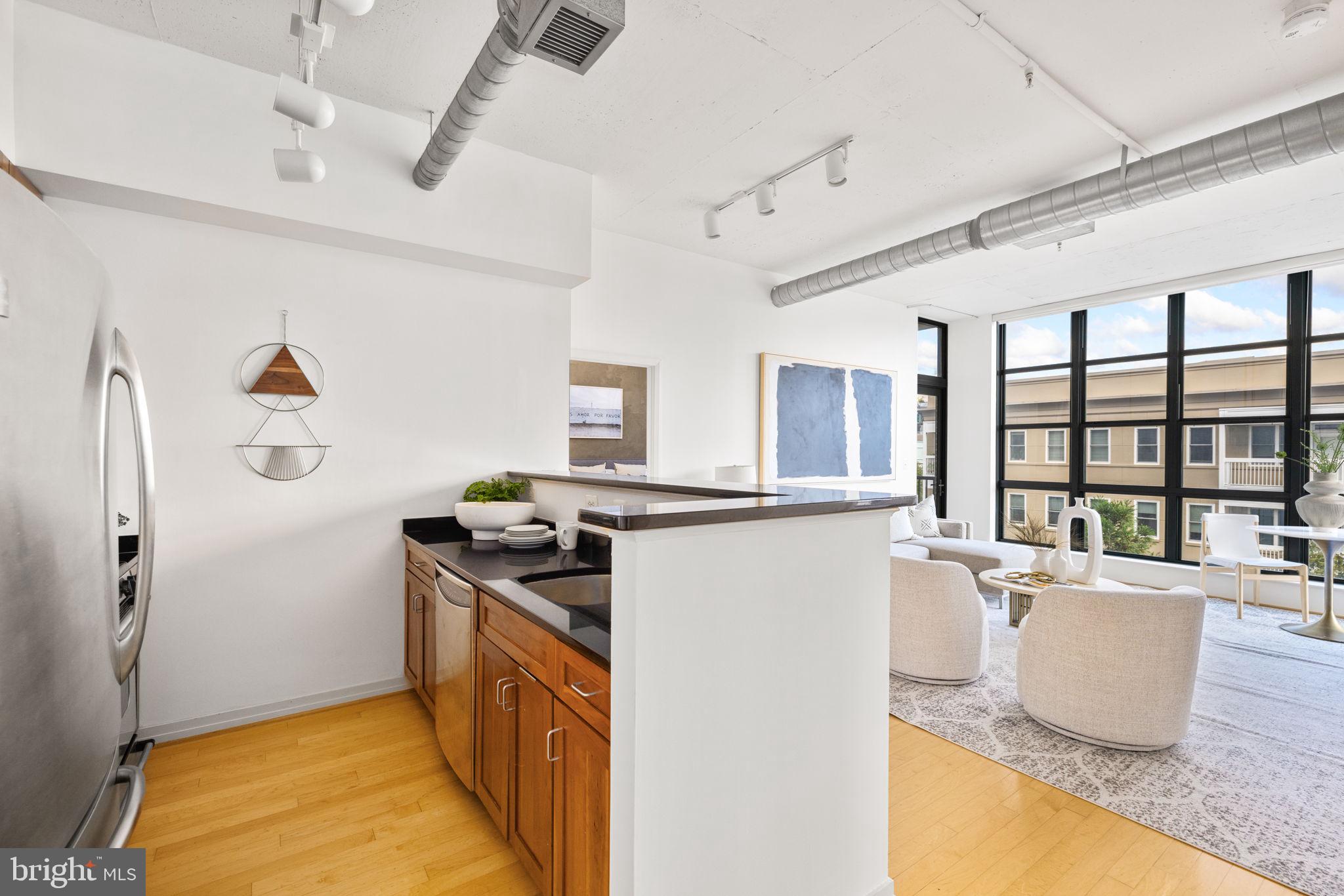 2020 12th St NW #408