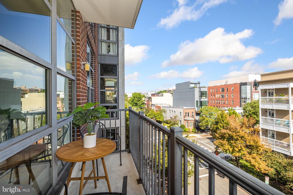 2020 12th St NW #408