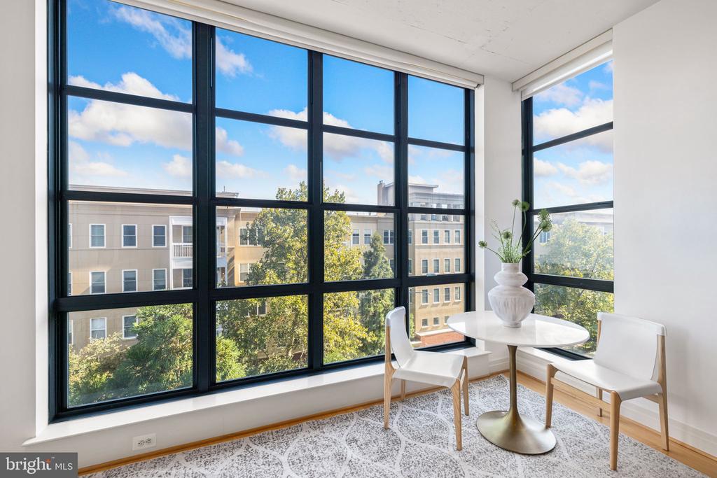2020 12th St NW #408