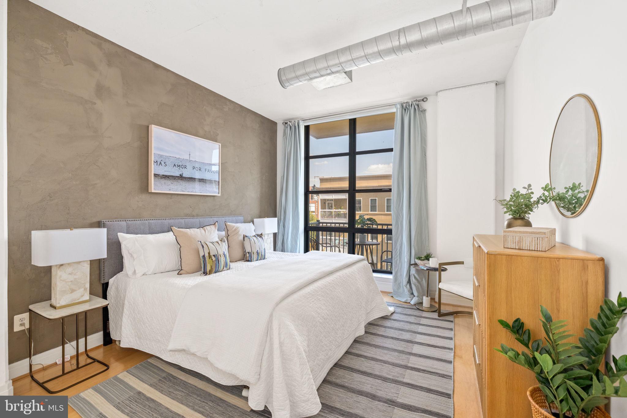 2020 12th St NW #408