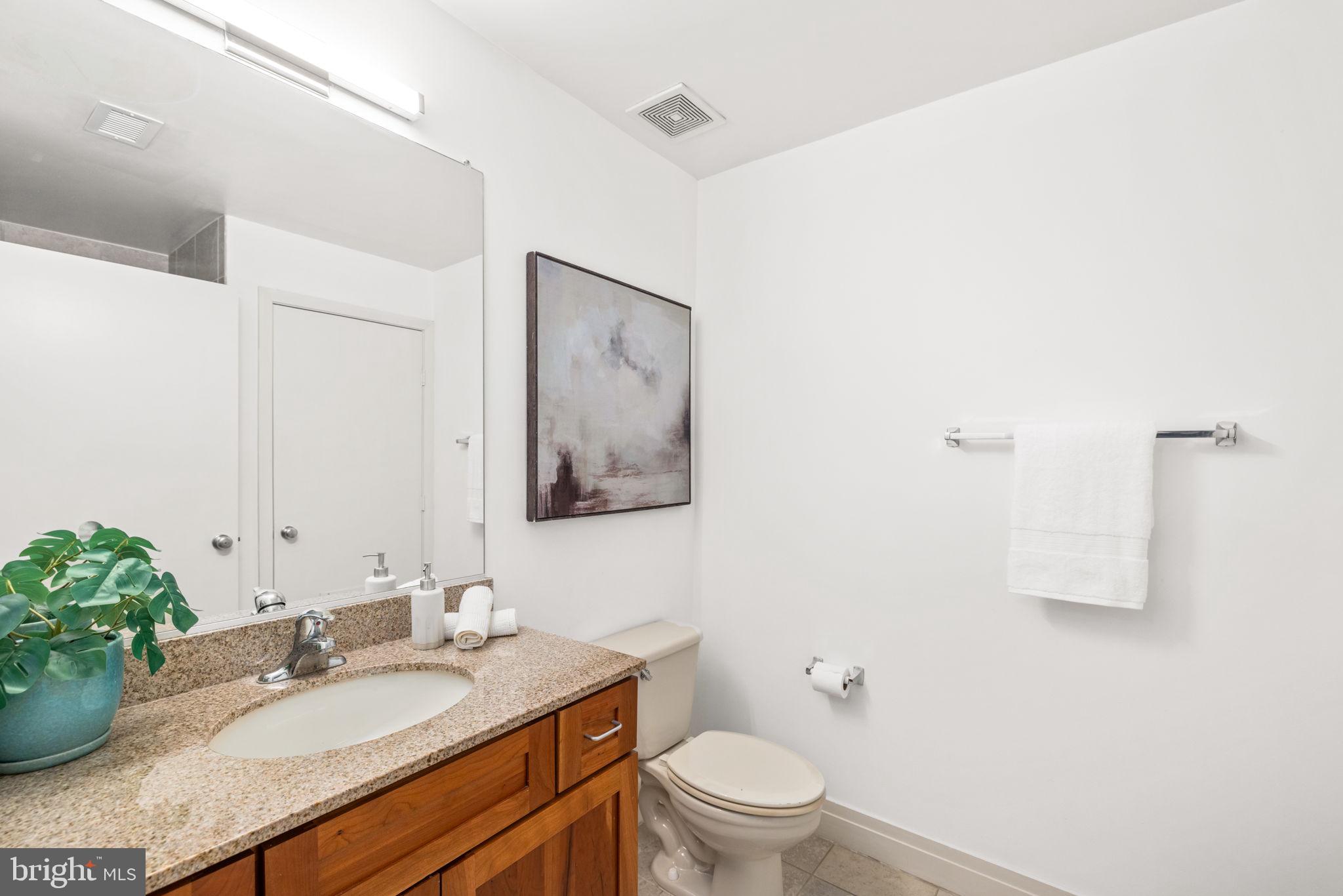2020 12th St NW #408