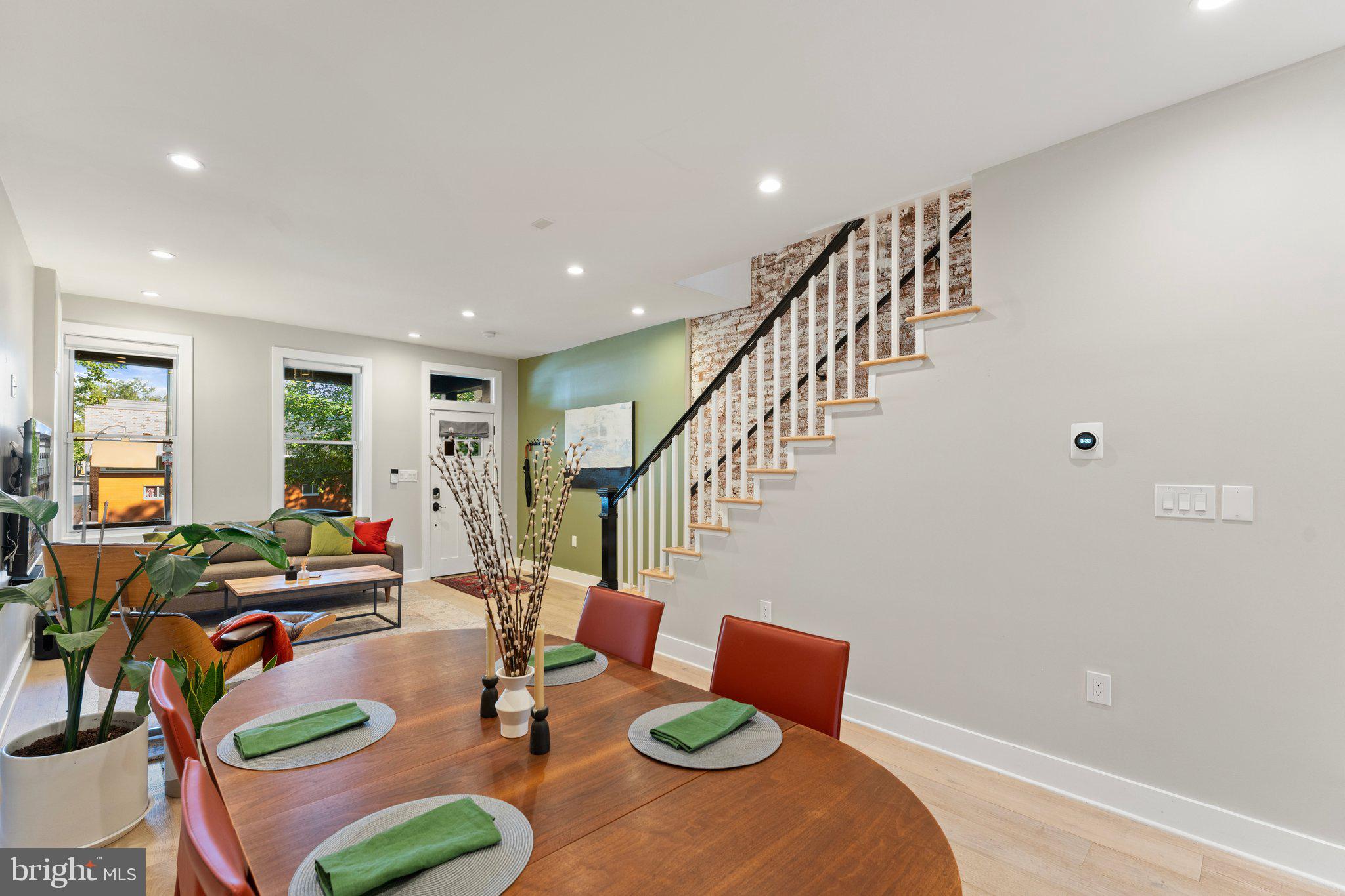 121 15th St SE