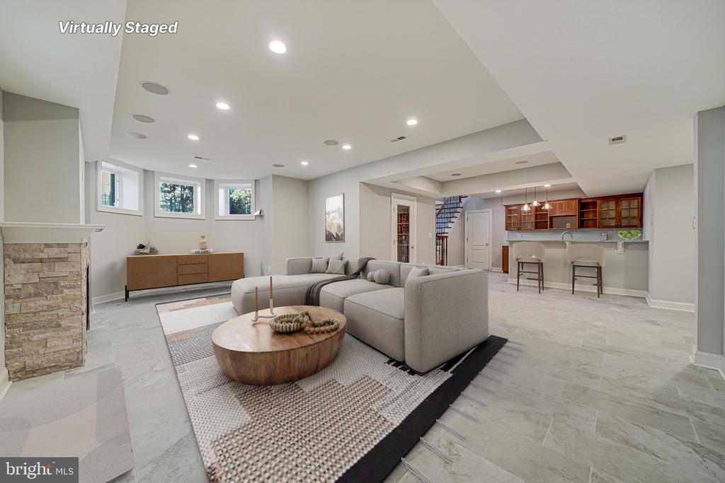 2200 R St NW