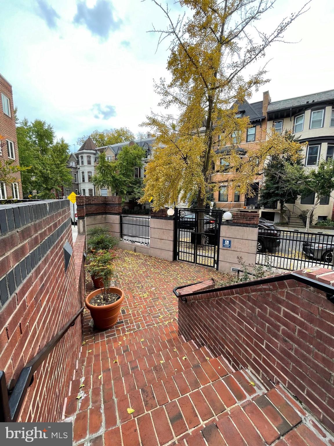 1615 New Hampshire Ave NW #52