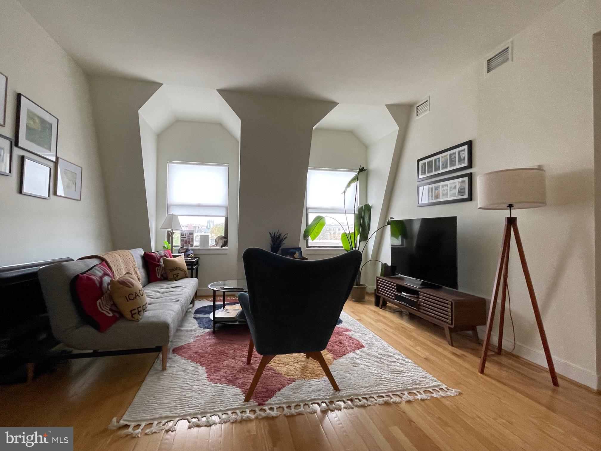 1615 New Hampshire Ave NW #52
