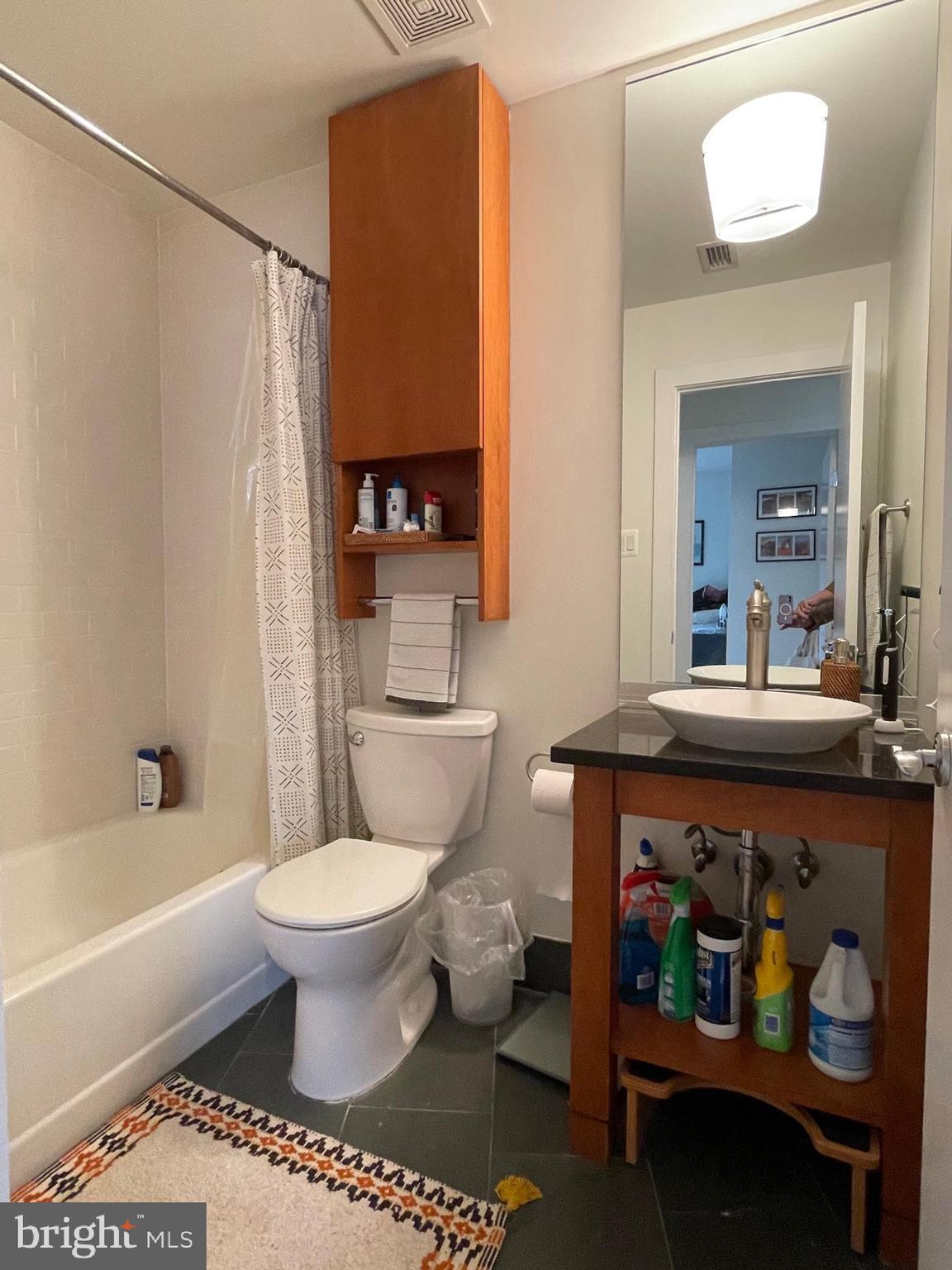 1615 New Hampshire Ave NW #52